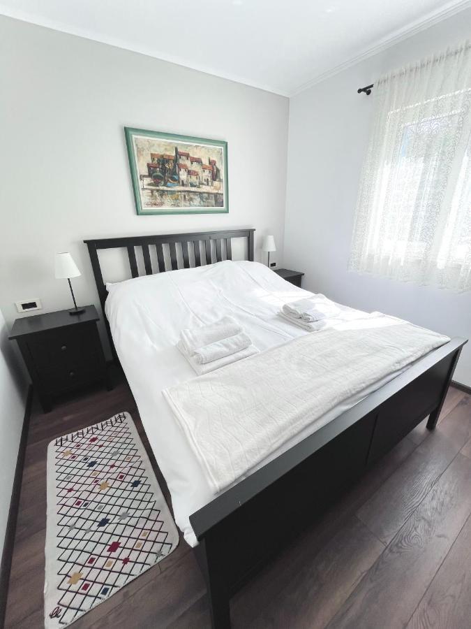 Leut Apartamento Nečujam Exterior foto